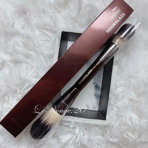 Hourglass veil double ended powder blush brush